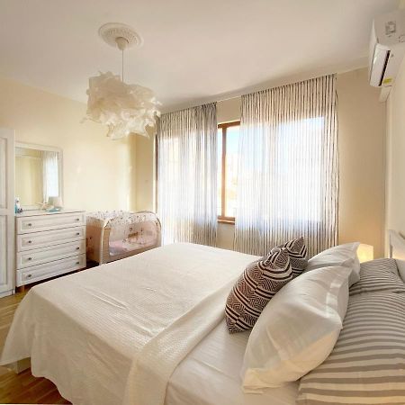 Lovely Apartment With Balcony In Pomorie Old Town By Flat Mаnаger Exterior photo